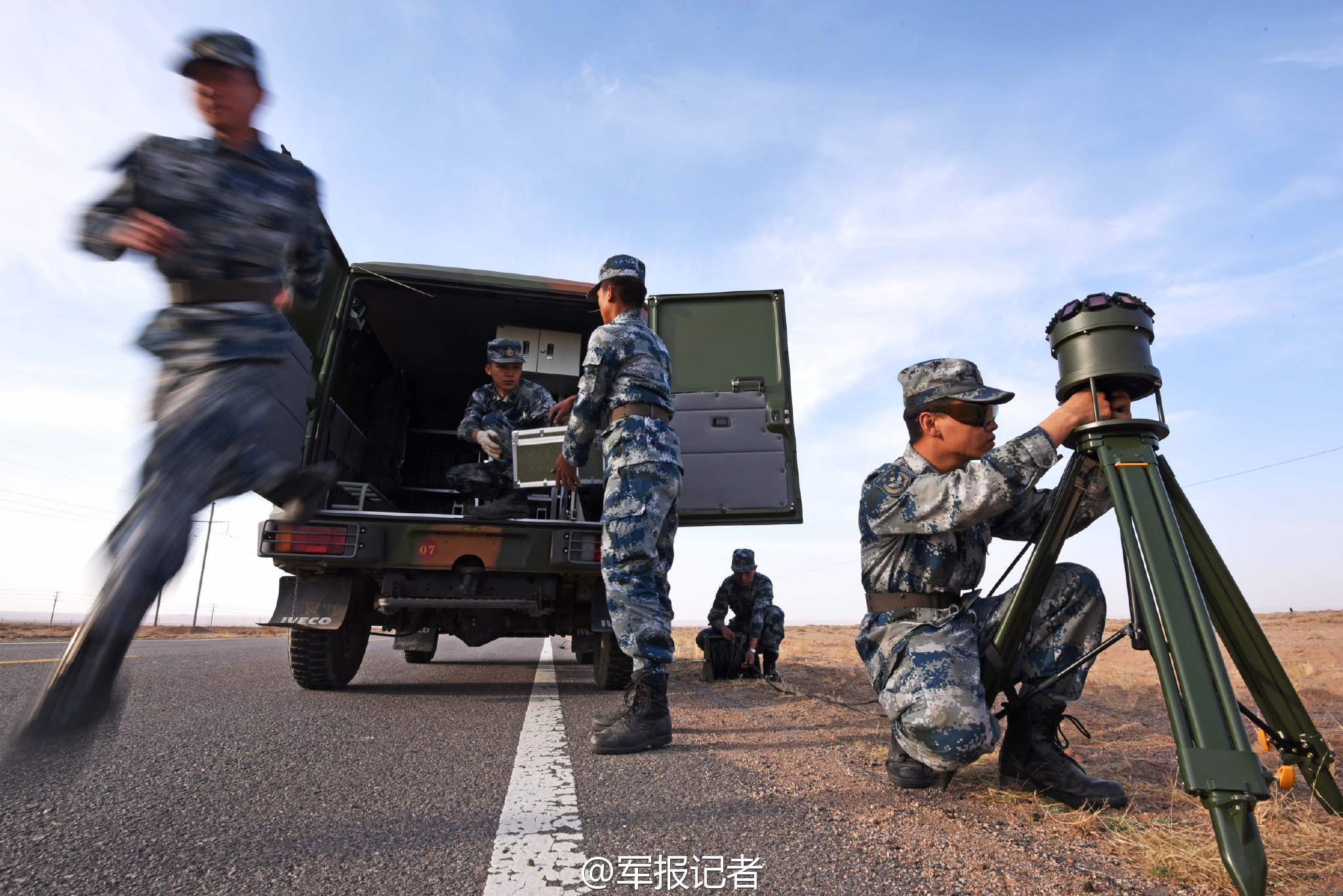 事大了！物业和社区“私闯民宅”，强行抓人还动手，警方已介入！  